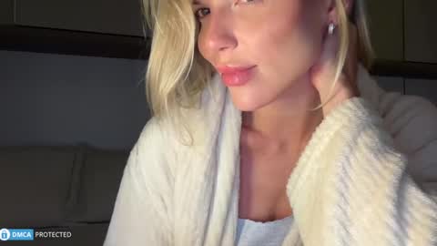 Snapshot of iiivy_ chatting on October 2025 11:09:01 PM Ivy online show from October 2025 11:09:01 PM