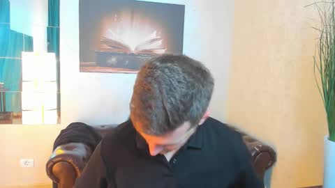 IkerGale online show from October 2025 10:27:02 AM