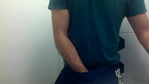 ilcaponero online show from April 2026 11:44:01 PM