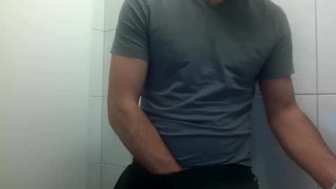 Snapshot of ilcaponero chatting on April 2026 09:50:01 PM ilcaponero online show from April 2026 09:50:01 PM