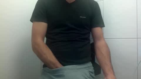 Snapshot of ilcaponero chatting on April 2026 10:11:01 PM ilcaponero online show from April 2026 10:11:01 PM