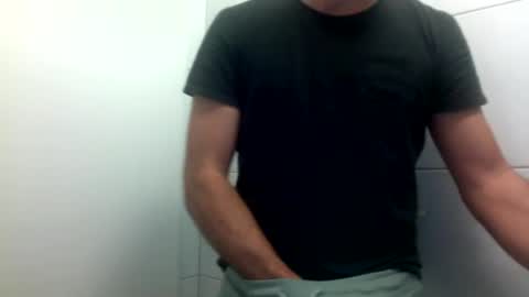 Snapshot of ilcaponero chatting on April 2026 09:45:02 PM ilcaponero online show from April 2026 09:45:02 PM