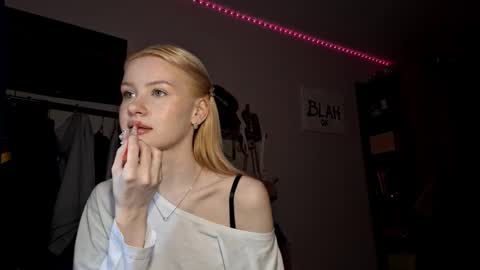 Snapshot of ilianamessersmith chatting on February 2026 06:12:02 AM ShyLuna online show from February 2026 06:12:02 AM