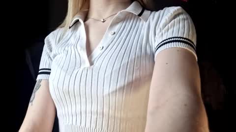 Snapshot of ilianamessersmith chatting on March 2026 06:39:02 AM ShyLuna online show from March 2026 06:39:02 AM