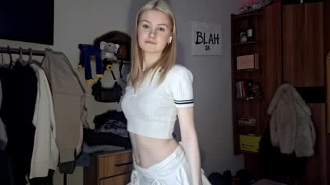 Snapshot of ilianamessersmith chatting on March 2026 05:18:01 AM ShyLuna online show from March 2026 05:18:01 AM