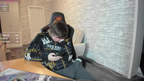 iliaskris online show from March 2025 07:10:02 PM