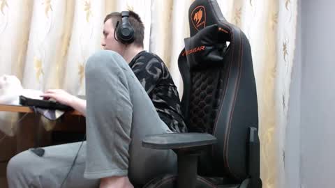 Snapshot of iliaskrisloveee chatting on November 2025 12:05:01 PM lord online show from November 2025 12:05:01 PM