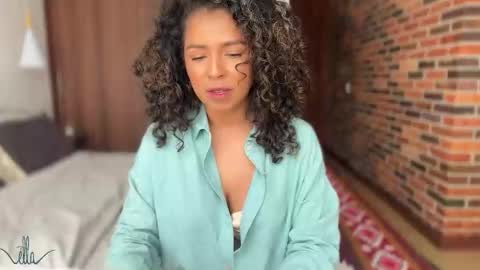 Snapshot of illaroom chatting on December 2024 03:33:01 PM Kloe online show from December 2024 03:33:01 PM