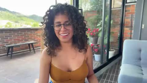 Snapshot of illaroom chatting on February 2025 07:49:01 PM Kloe online show from February 2025 07:49:01 PM