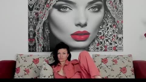Snapshot of illegalbeauty87 chatting on April 2026 05:48:01 PM Ingrid or more easier...Miss GoDDess Mistress online show from April 2026 05:48:01 PM