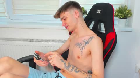 Snapshot of illusions888 chatting on December 2024 12:33:01 PM D-Illusion online show from December 2024 12:33:01 PM