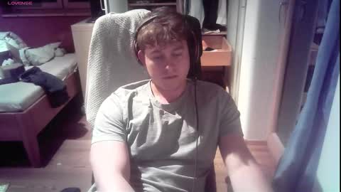 Snapshot of iloveyoutoo2000 chatting on October 2025 05:23:02 PM iloveyoutoo2000 online show from October 2025 05:23:02 PM