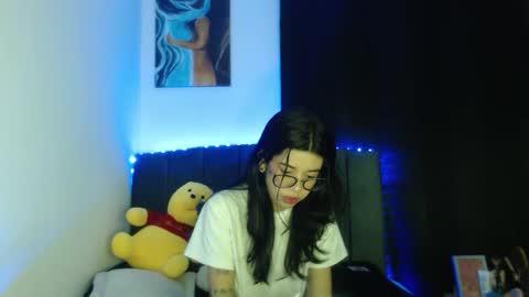 Snapshot of ily_bea chatting on March 2026 12:37:02 AM Ily Bea online show from March 2026 12:37:02 AM