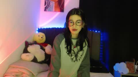 Snapshot of ily_bea chatting on April 2026 12:44:01 AM Ily Bea online show from April 2026 12:44:01 AM