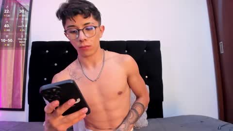 Snapshot of im__thomas chatting on December 2024 05:21:01 AM IM  THOMAS online show from December 2024 05:21:01 AM