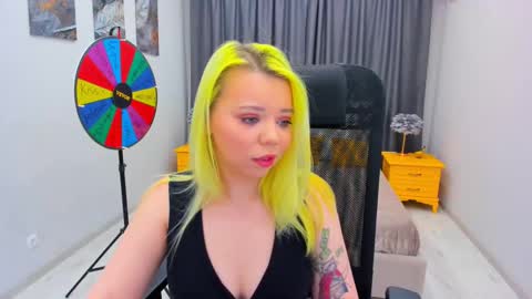 Roxy online show from February 2025 09:05:02 PM