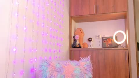 im_anna_ online show from April 2026 08:20:01 PM