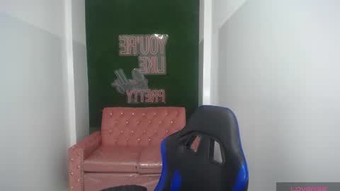 Anny online show from October 2025 12:36:02 PM