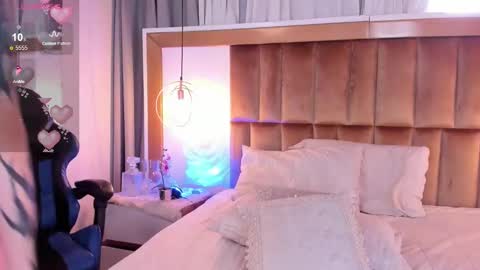 Anna  online show from December 2024 05:47:02 PM