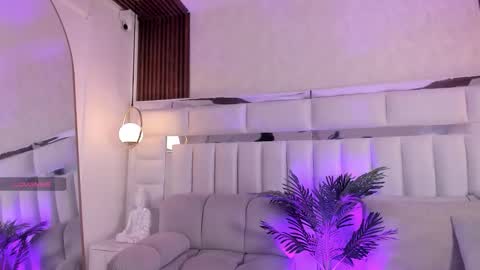 Kazumi online show from November 2025 12:44:02 PM