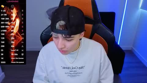 Laia online show from October 2025 09:28:02 PM