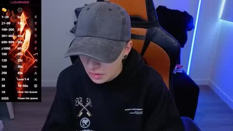 Laia online show from November 2025 09:17:02 PM