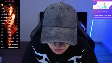 Laia online show from November 2025 09:13:01 PM