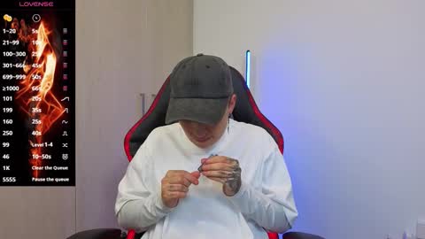 Laia online show from December 2025 02:05:02 AM