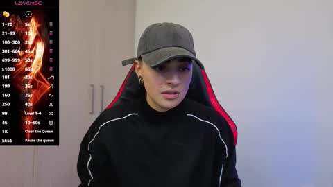 Laia online show from December 2025 01:44:01 AM