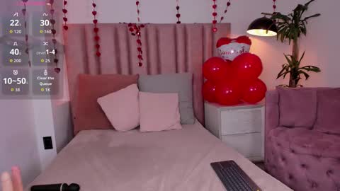 Luna Luxe online show from February 2026 01:09:01 PM