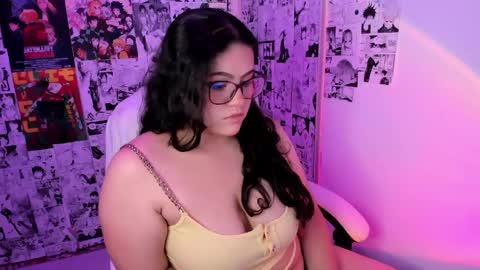 Snapshot of im_meii chatting on April 2026 01:43:01 AM mei mei uwu online show from April 2026 01:43:01 AM