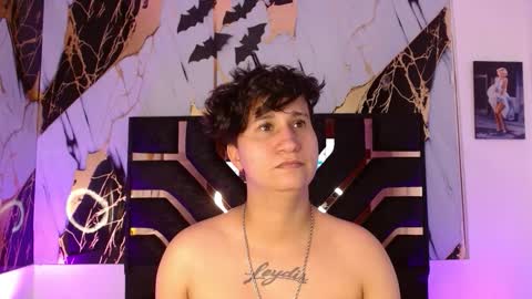 Snapshot of im_milancs chatting on November 2025 05:17:01 AM milan online show from November 2025 05:17:01 AM