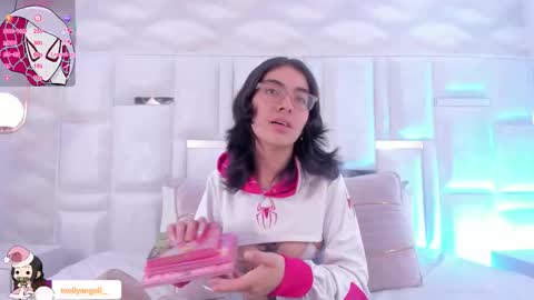 Moly  online show from December 2025 08:29:01 PM