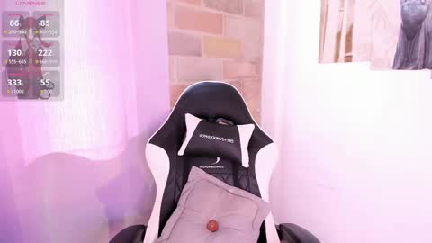 Scarlet  online show from September 2025 08:42:01 PM