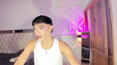 im_sebaslopez online show from February 2026 06:32:01 AM