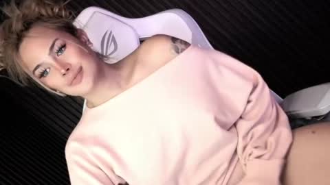 Snapshot of im_ur_nightmare chatting on April 2026 11:37:02 AM Candy Moore online show from April 2026 11:37:02 AM