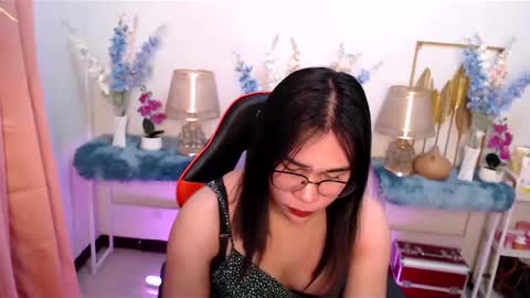 Ashley online show from February 2025 07:05:02 PM