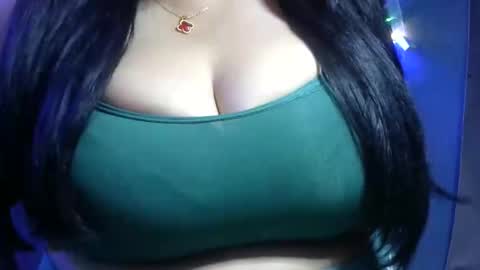 mia latina online show from January 2026 02:50:01 AM