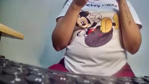 mia latina online show from February 2026 11:54:01 PM