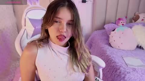 Larisa online show from September 2025 10:20:02 PM