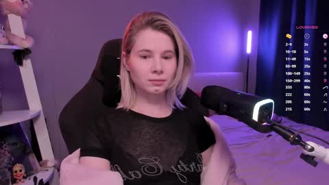 Snapshot of imnotmia chatting on April 2026 10:05:01 AM Mia online show from April 2026 10:05:01 AM