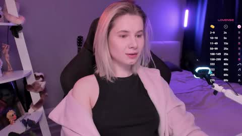 Snapshot of imnotmia chatting on April 2026 09:59:01 AM Mia online show from April 2026 09:59:01 AM