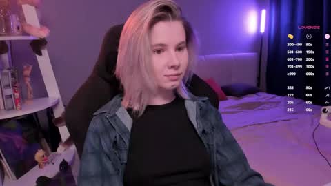 Snapshot of imnotmia chatting on April 2026 10:19:02 AM Mia online show from April 2026 10:19:02 AM