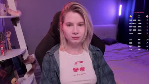 Snapshot of imnotmia chatting on April 2026 10:47:02 AM Mia online show from April 2026 10:47:02 AM