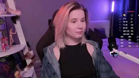 Snapshot of imnotmia chatting on April 2026 11:01:02 AM Mia online show from April 2026 11:01:02 AM