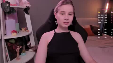 Mia online show from July 2026 10:45:01 AM