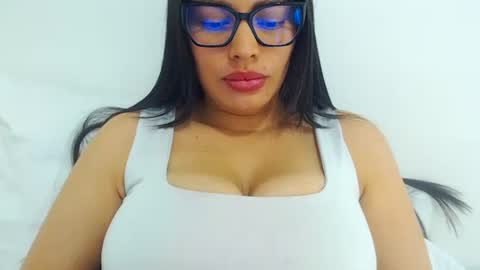 Snapshot of imsweetlips chatting on May 2026 07:42:02 PM imsweetlips online show from May 2026 07:42:02 PM