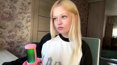 Snapshot of inamillsap chatting on March 2026 12:11:01 PM Lola online show from March 2026 12:11:01 PM