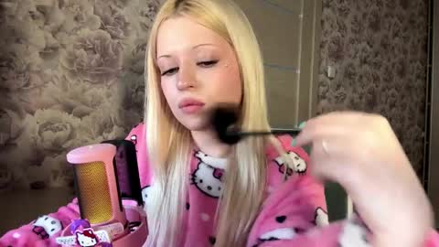 Snapshot of inamillsap chatting on April 2026 12:17:02 PM Lola online show from April 2026 12:17:02 PM