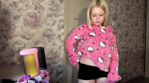 Snapshot of inamillsap chatting on April 2026 01:41:01 PM Lola online show from April 2026 01:41:01 PM